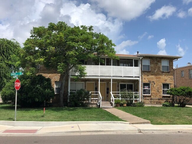 Building Photo - 910 Ohio Ave