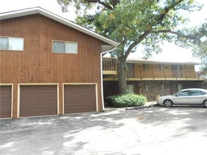 Building Photo - 2175 Vernon Dr