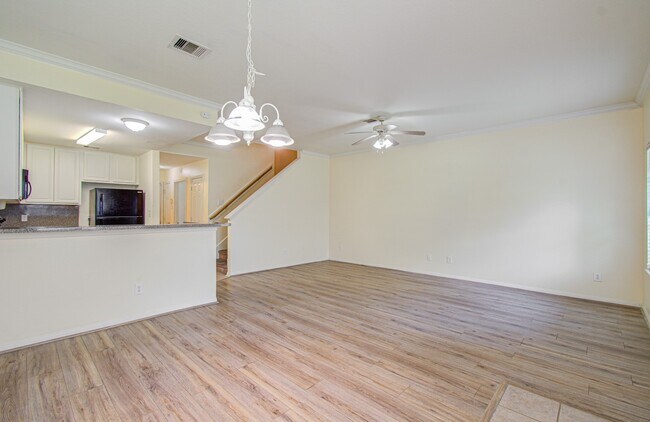 Foto del edificio - 3815 Shire Valley Dr