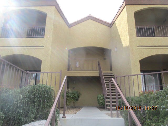 Foto principal - 950 Seven Hills Dr