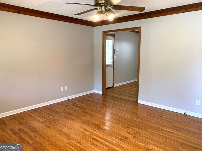 Foto del edificio - 6307 Wellington Way