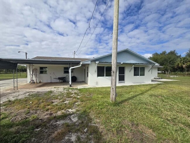 Building Photo - Beautiful Fort Pierce Home – Great Locatio...
