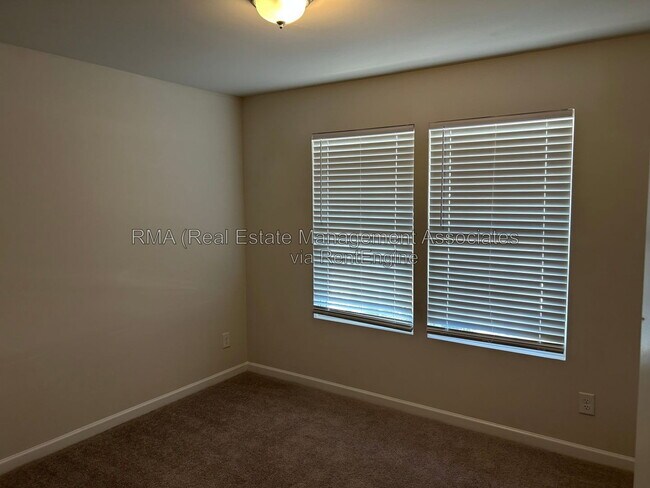 Foto del edificio - 141 Dogwood Ln