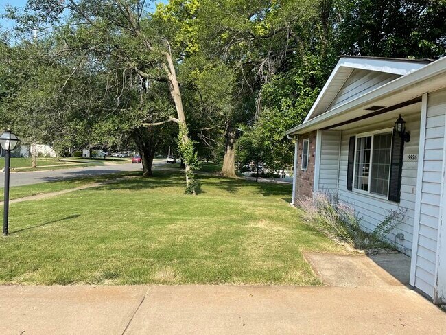 Building Photo - A Ranch type single family home