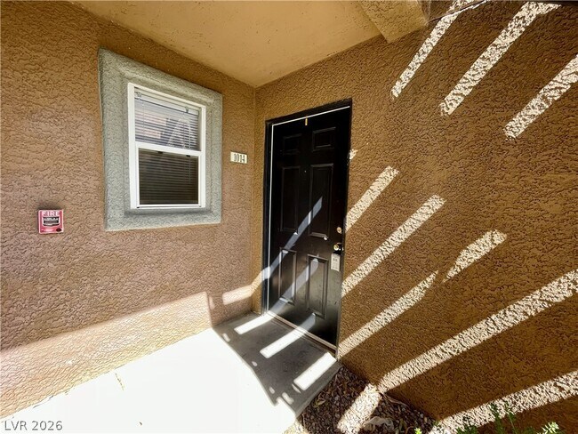 Building Photo - 555 E Silverado Ranch Blvd