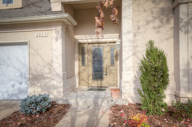 Building Photo - 4923 E 102nd St