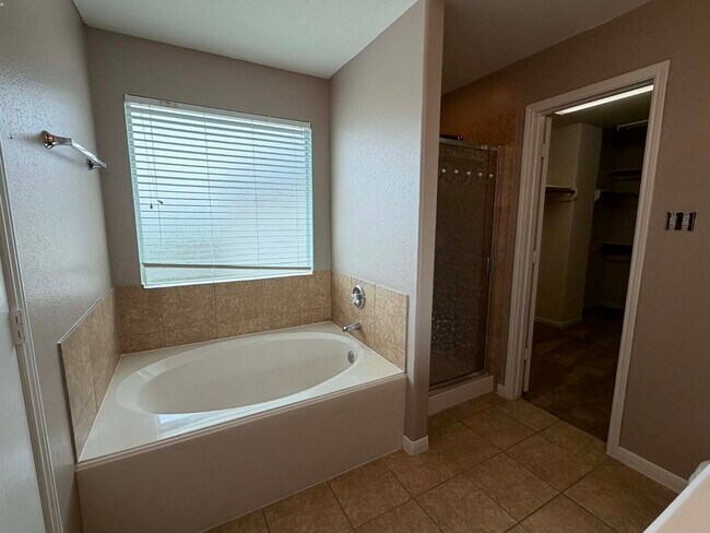 Foto del edificio - 9403 Sunflower Ridge Ln