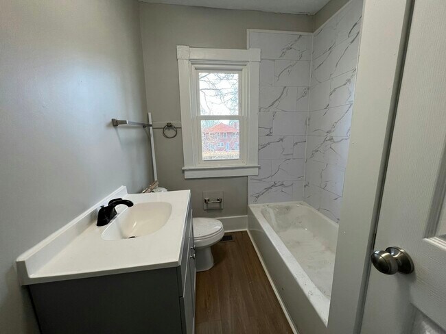 Building Photo - 3628 Birchwood Ave