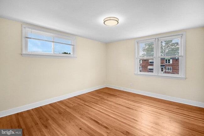 Building Photo - 666 Rively Ave