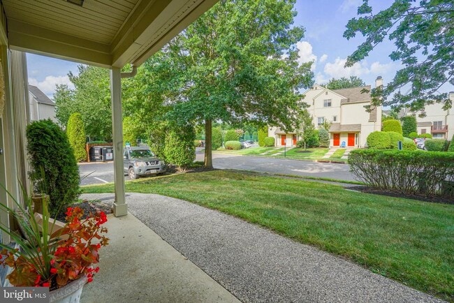 Building Photo - 166 Woodlake Dr