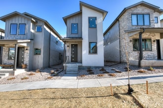 Building Photo - 829 Cherokee Dr