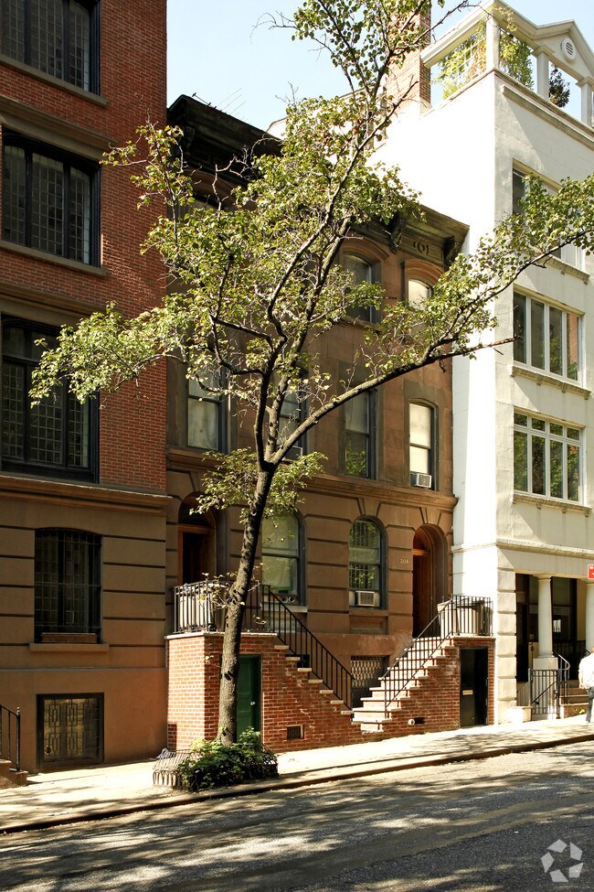 Building Photo - 206 E 35th St