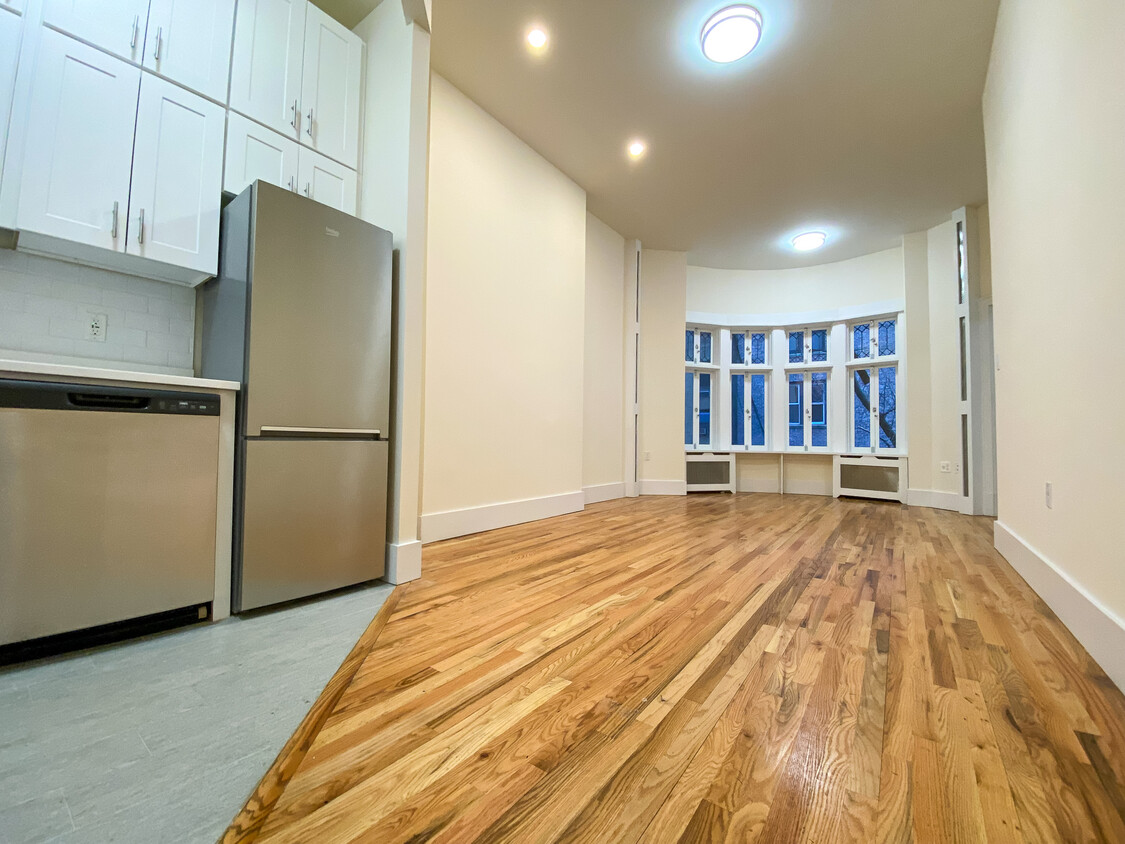 Primary Photo - 306 W 73rd St