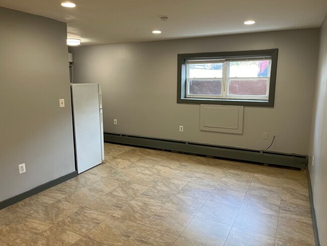 Building Photo - 32 Cook Ave