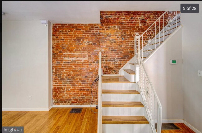 Building Photo - 635 S 51st St
