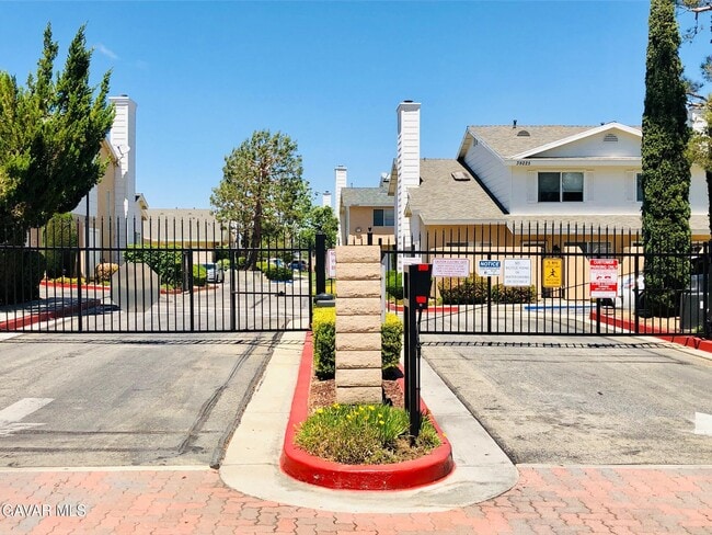 Building Photo - 1109 Beechdale Dr
