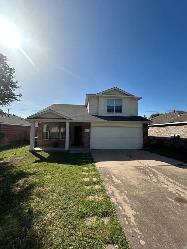 Building Photo - Spacious 4-Bedroom Home with Modern Amenit...