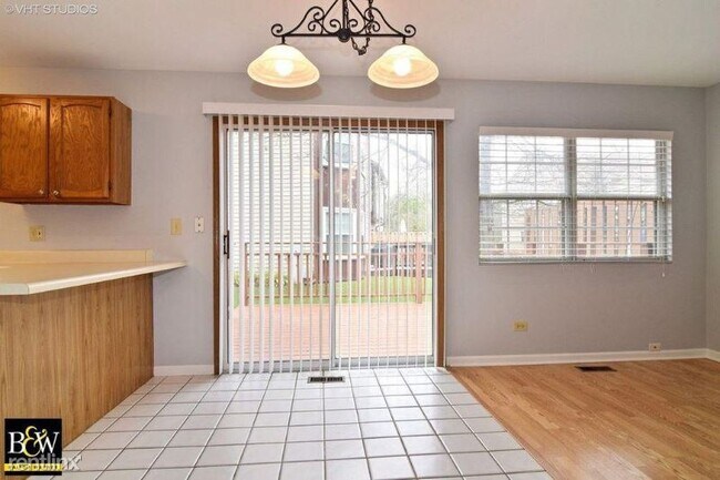 Building Photo - 2 br, 2.5 bath Townhome - 347 Ascot Lane
