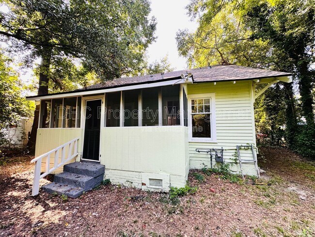 Foto del edificio - 2207 Bell St