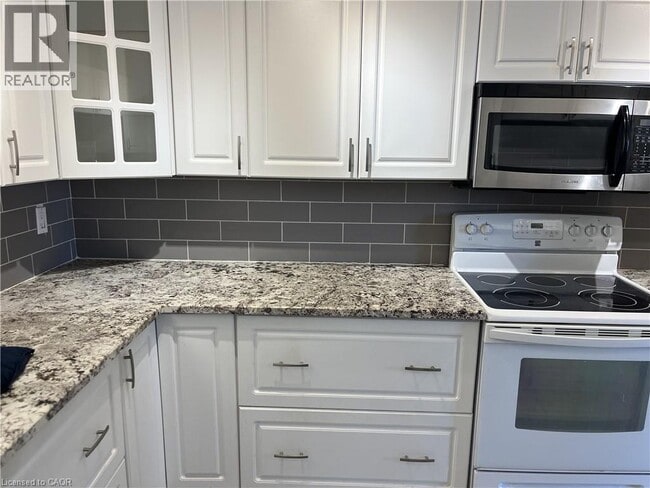 Building Photo - 225 Harvard Pl