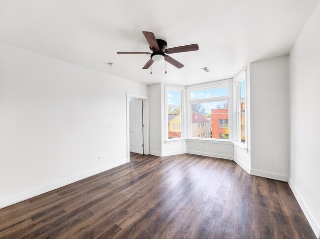 Foto del edificio - 9046 S Brandon Ave