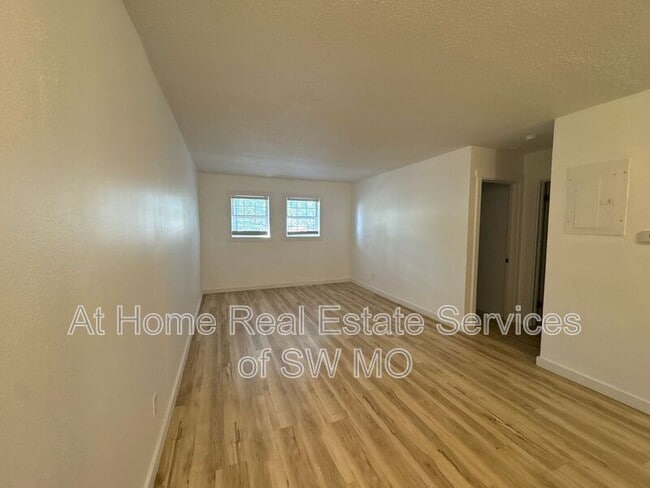 Building Photo - 3342 E Linwood St
