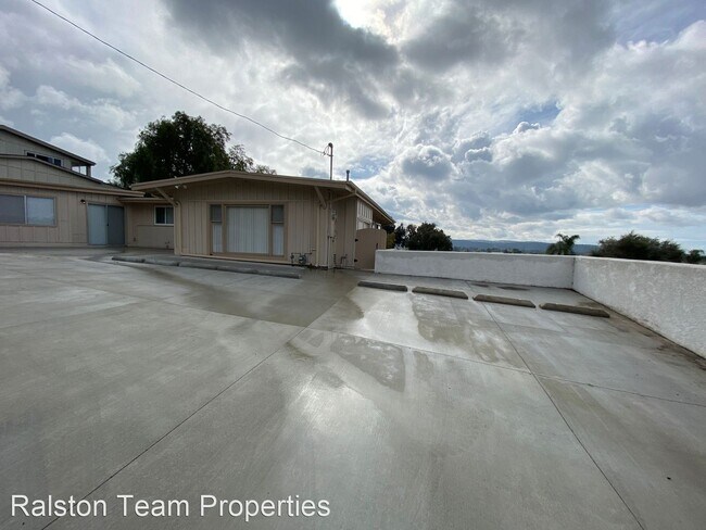 Foto del edificio - 4 br, 2 bath House - 2705 Elm Ave