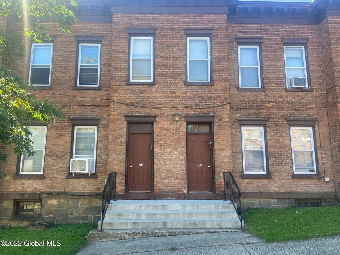 30 Vliet St Unit 30B, Cohoes, NY 12047 Room for Rent in Cohoes, NY