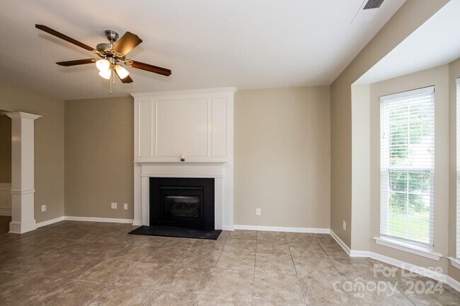 Foto del edificio - 6610 Harburn Forest Dr