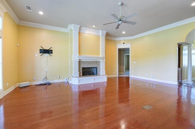 Building Photo - Beautiful home for Rent waterfront