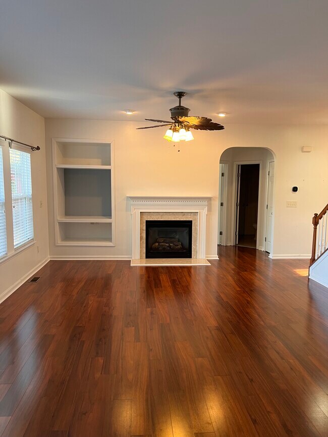 Foto del edificio - 4700 Porchaven Ln