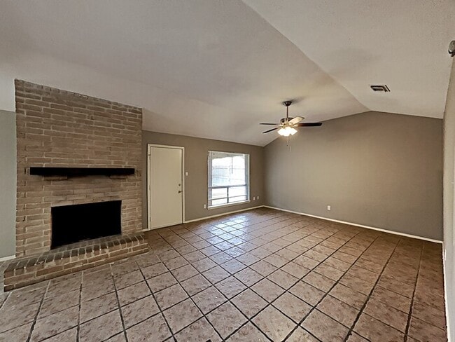 Building Photo - 24030 Griffin House Ln