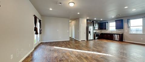Building Photo - 322 Wapiti Rd
