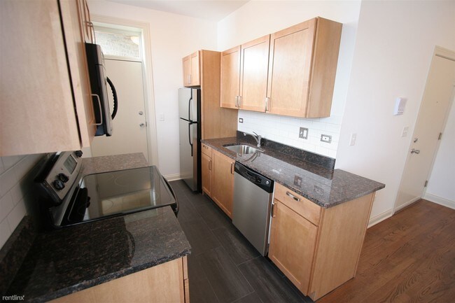 Building Photo - 5326 S Drexel Ave