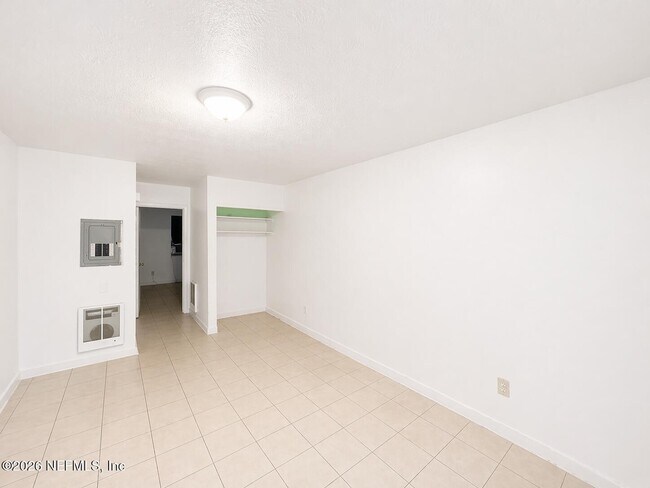 Foto del edificio - 7104 Ken Knight Dr W