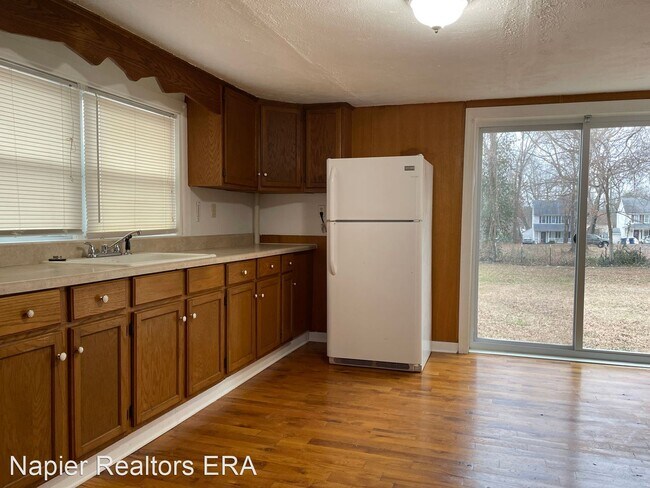 Building Photo - 2 br, 1 bath House - 10124 Brightwood Avenue