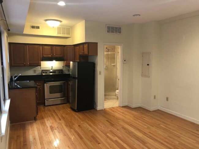 Photo - 1321 Fairmont St NW Apartment