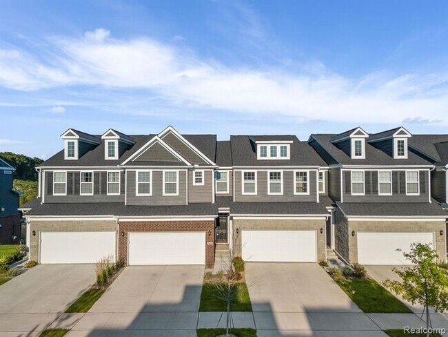 Foto del edificio - Lake Orion Townhome for Rent – 3 Bed, 2.1 Bath | 1,858 Sq Ft | $3,000/month