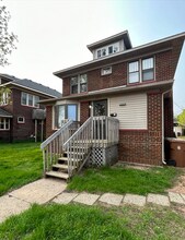 Building Photo - 2209-2213 Sims Ave