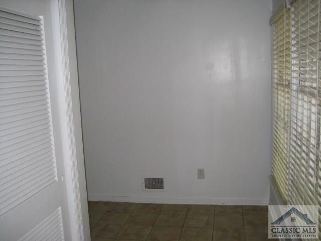 Building Photo - 640 Glenwood Dr