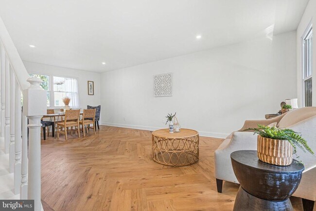 Foto del edificio - 15162 Wayside Rd