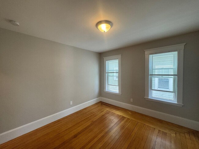 Building Photo - 11 Belmont Sq