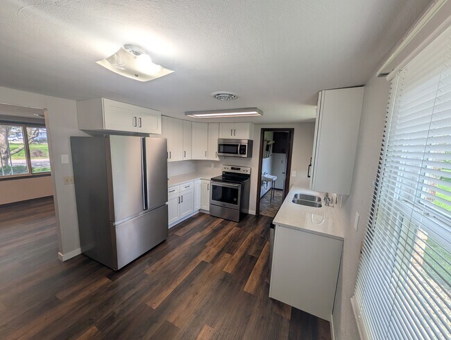 Foto del edificio - 1070 Westchester Ct