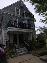 Building Photo - 140 Larch St
