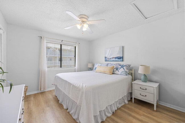 Building Photo - 25925 Canal Rd