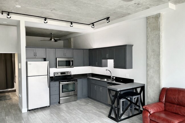 Foto del edificio - 851 W Front St