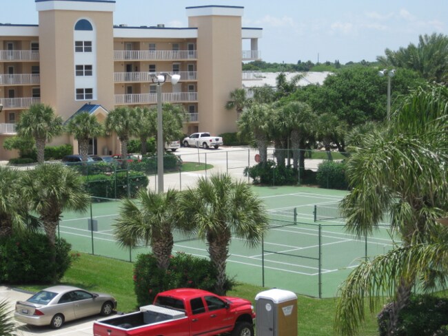 Building Photo - 607 Shorewood Dr