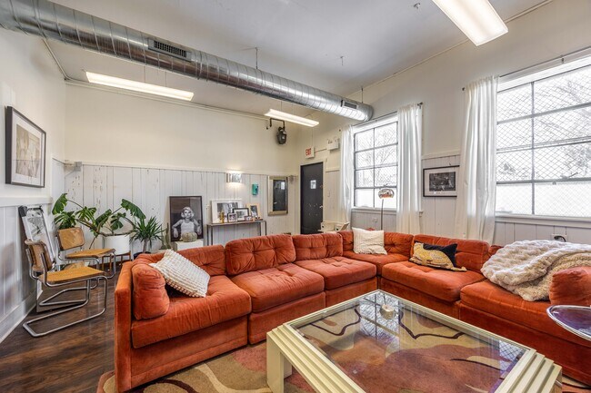 Foto del edificio - 3955 W Shakespeare Ave