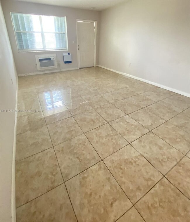 Building Photo - 7551 Venetian St