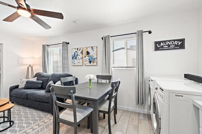 Building Photo - 2302 W Colter St